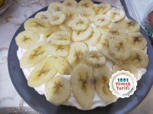 evde ev yapımı kolay pasta tarifi-yas pasta yapimi kac kalori-meyveli pasta nasıl yapılır