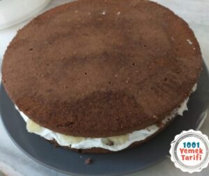 evde ev yapımı kolay pasta tarifi-yas pasta yapimi kac kalori-meyveli pasta nasıl yapılır