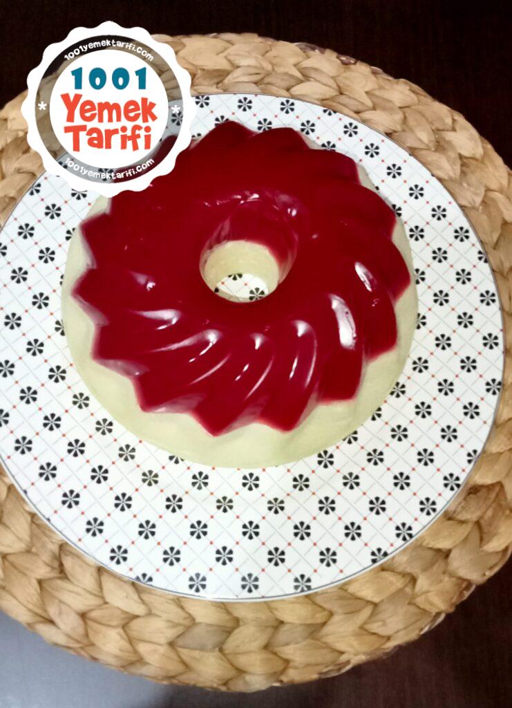 Vişne Soslu İrmik Tatlısı