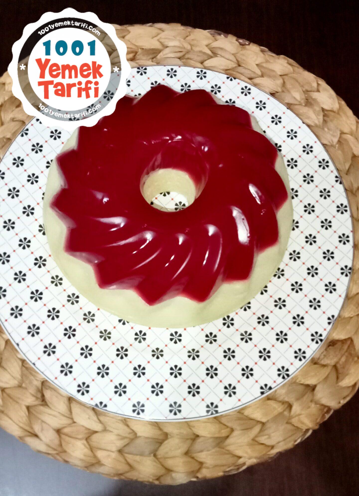 Vişne Soslu İrmik Tatlısı