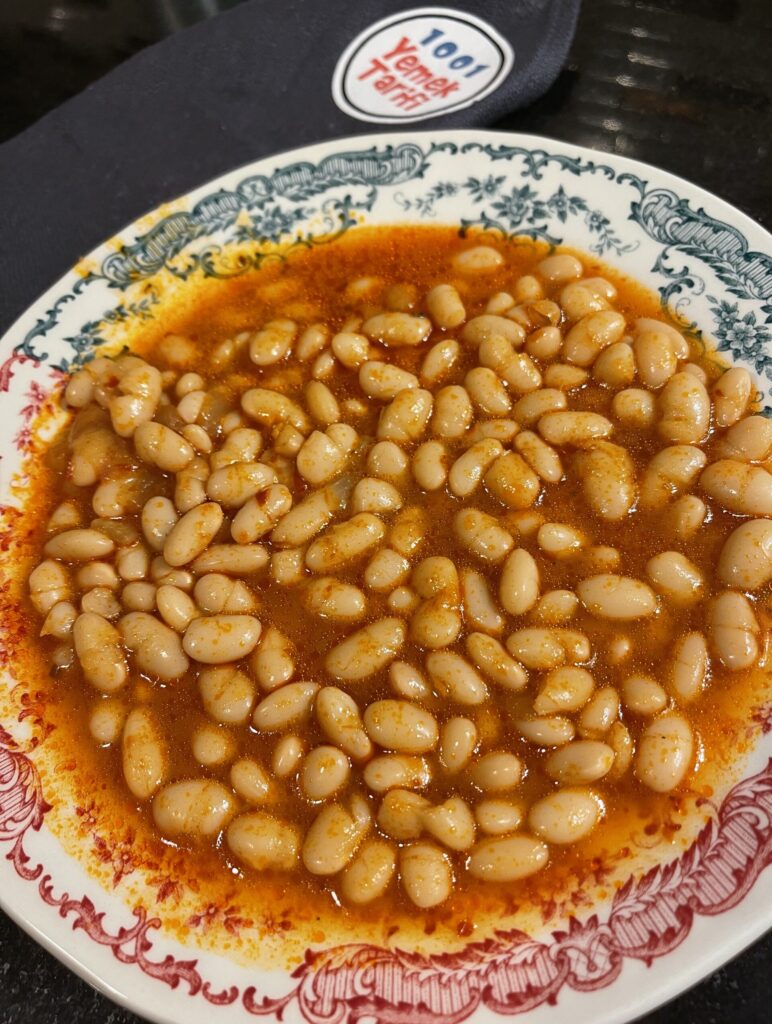 ETSİZ KURU FASÜLYE YEMEĞİ (DÜDÜKLÜDE)