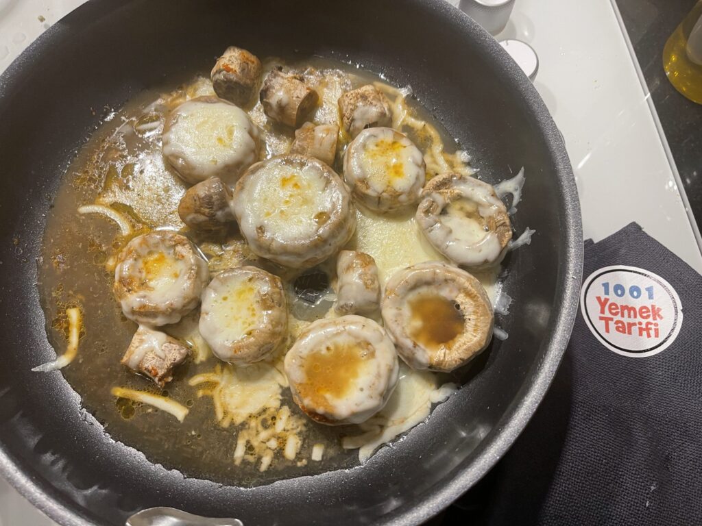 Tavada kaşarlı mantar ızgara yapımı