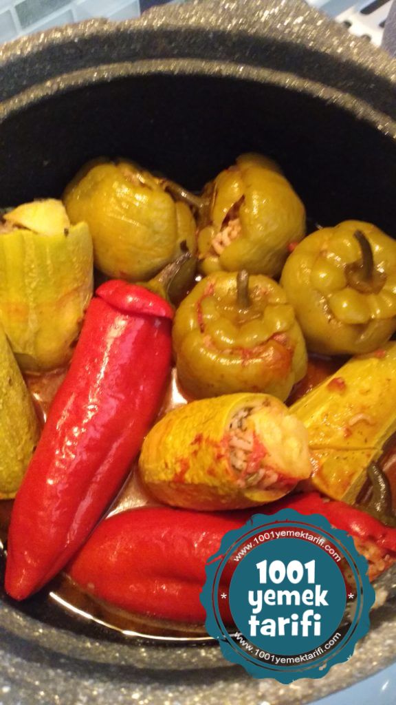 guvecte-karisik-dolma-tarifi-nasil-yapilir