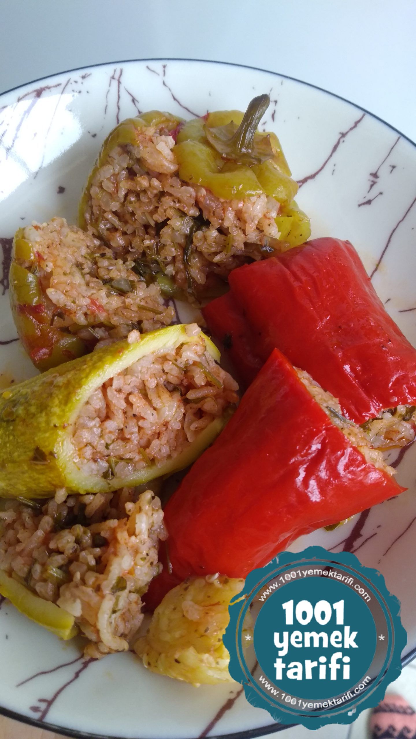 guvecte-karisik-dolma-tarifi-nasil-yapilir