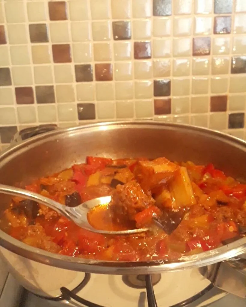 patlicanli-sulu-kofte-tarifi-nasil-yapilir-kac-kalori-puf-noktasi-yapimi-1001yemektarifi