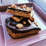 Protein Bar Tarifi-nasıl yapılır-ev yapımı çikolatalı hurmalı yulaflı bar yapımı