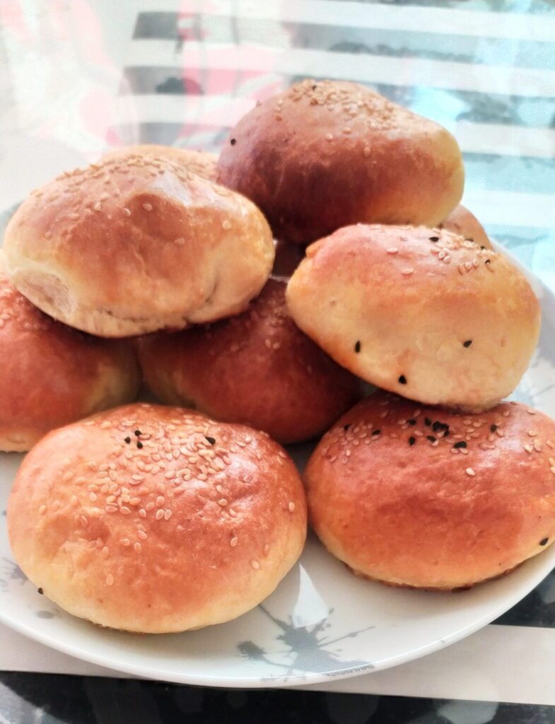 Mahlepli Yumuşacık Poğaça tarifi