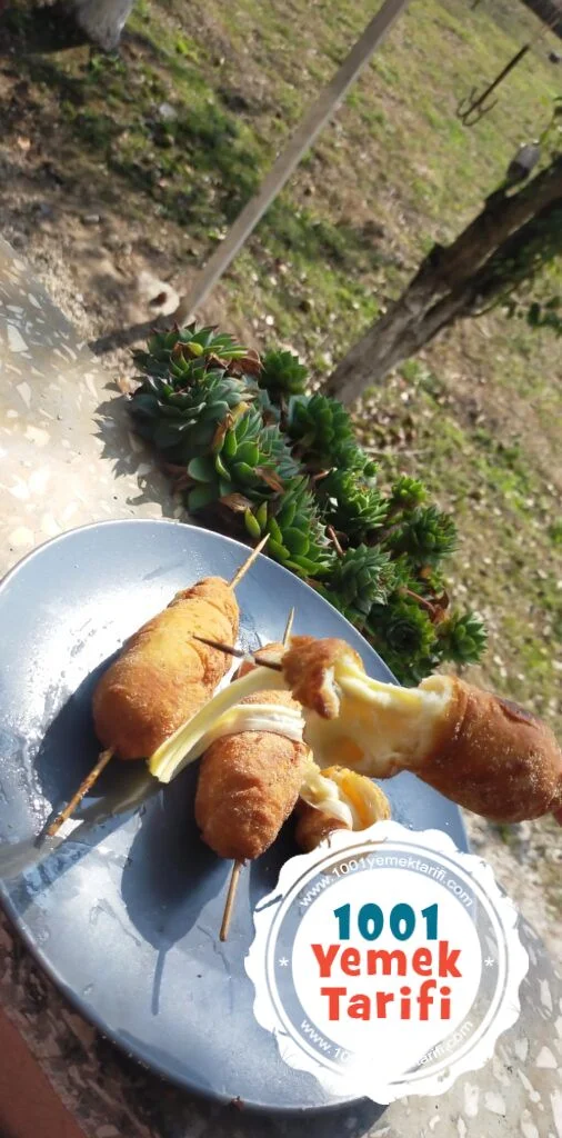 Corn Dog Tarifi | VİDEOLU (Şişte Peynirli Sosis)