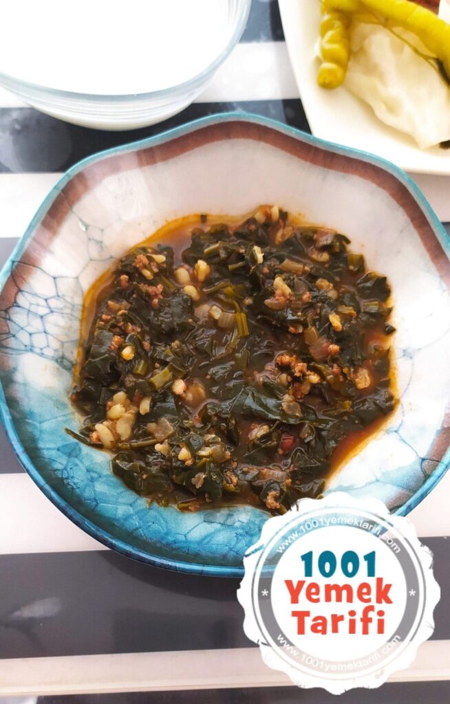 Kıymalı Ispanak Yemeği Tarifi yapımı