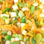 pırasalı börek tarifi-susamlı borek yapımı nasıl yapılır kaç kalori