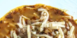 Etli Erişteli Yeşil Mercimek Çorbası tarifi yapımı