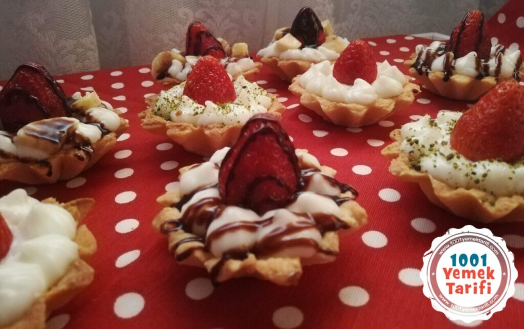 tartolet tarifi-meyveli cilekli mini tart yapimi nasil yapilir kac kalori-nefis