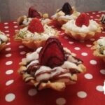 tartolet tarifi-meyveli cilekli mini tart yapimi nasil yapilir kac kalori-nefis