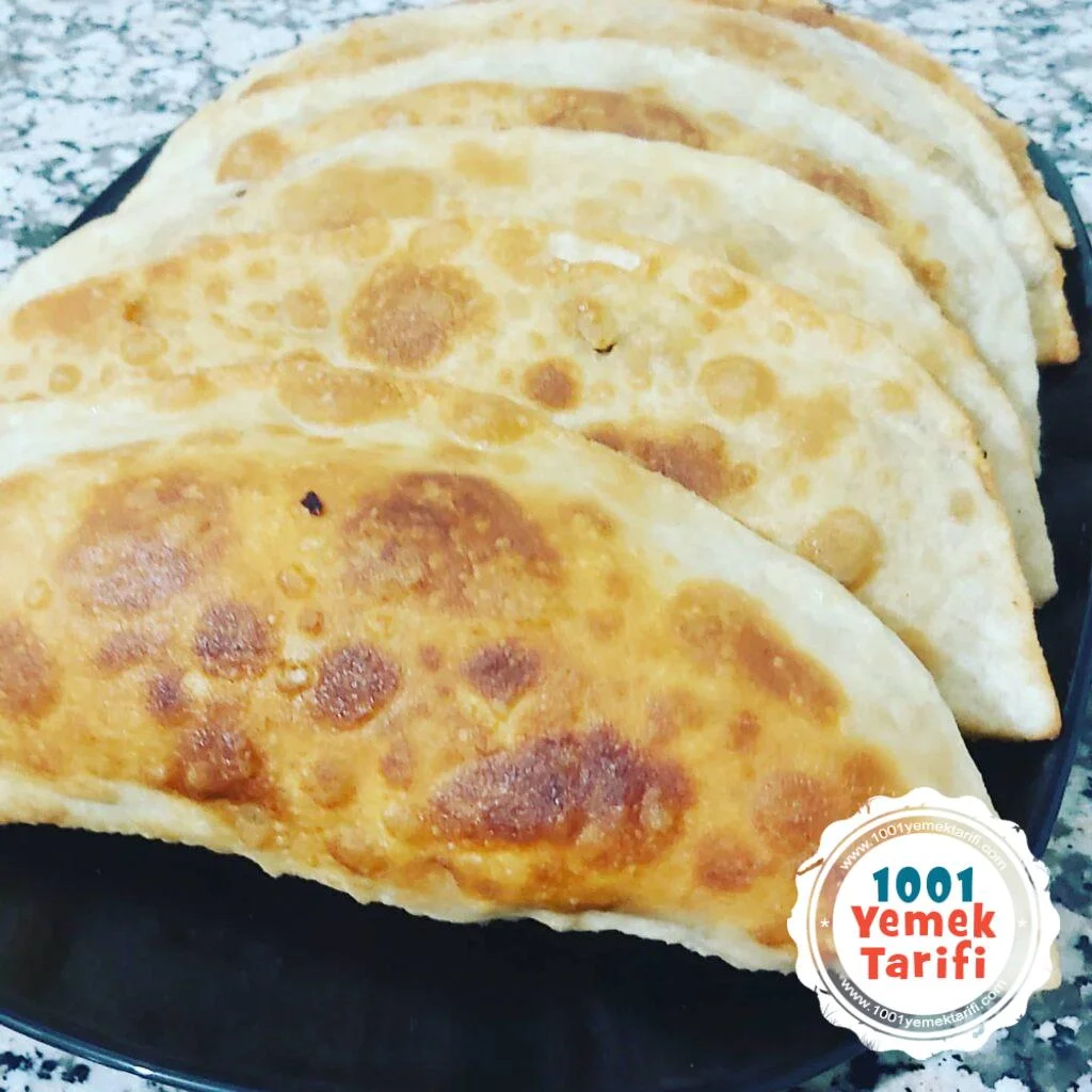 Çiğ Börek Tarifi-cig borek yapimi-nasıl yapılır