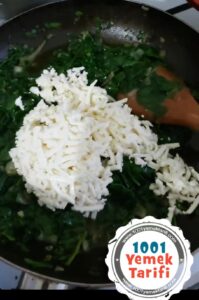 Ispanaklı Börek Tarifi (nasıl yapılır-kaç kalori) kolay börek yapımı