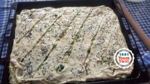 Ispanaklı Pırasalı Peynirli Börek Tarifi