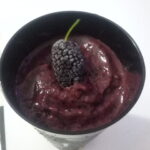 Ev Yapımı Karadutlu Dondurma-yumurtasız dondurma tarifi nasıl yapılır