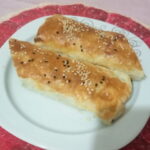 kolay börek tarifi-Milföyle Ispanaklı Börek Tarifi