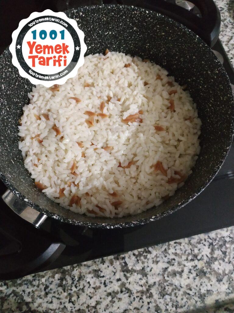 Arpa Şehriyeli Tane Pilav Tarifi