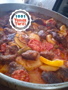 Fırında Domates Soslu Köfte Patates Tarifi