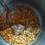 Kırmızı etli nohut yemeği