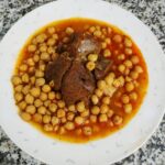 Kırmızı etli nohut yemeği