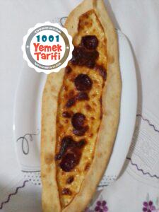 Sucuklu Pide Tarifi