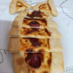 Kaşarlı Sucuklu Pide Tarifi