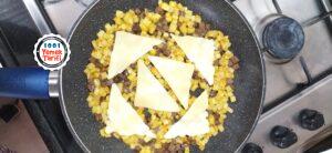 Kahvaltılık Patatesli Sucuklu Omlet