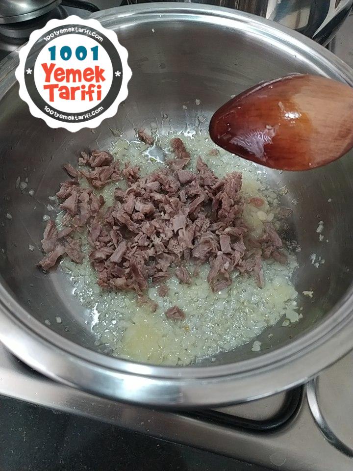 Etli Yoğurtlu Çorba Tarifi