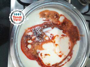 Erişteli Etli Yoğurtlu Çorba Tarifi