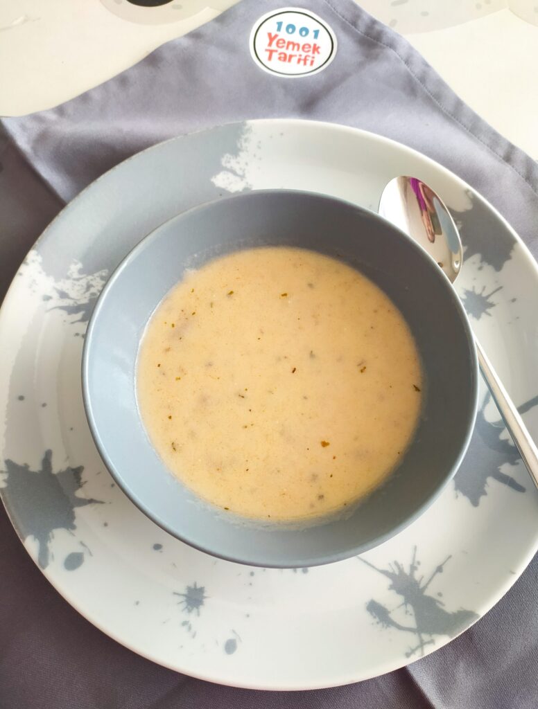 Yoğurtlu Çorba Nasıl Yapılır