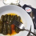 Güveçte Etli Kara Lahana Sarması