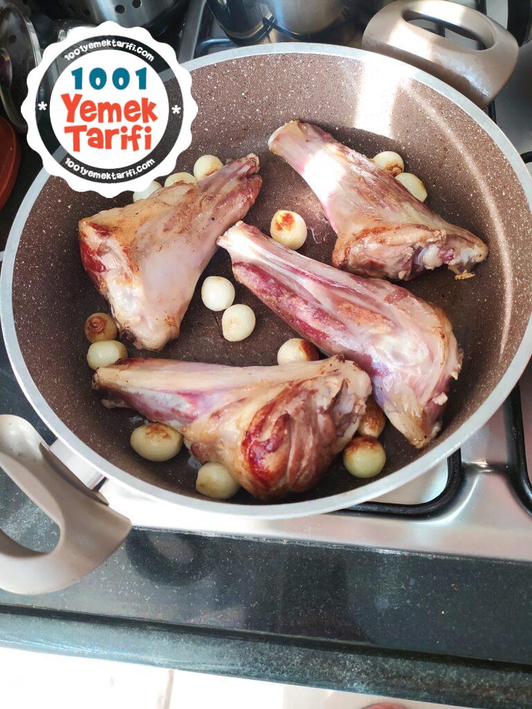 Güveçte Kuzu İncik