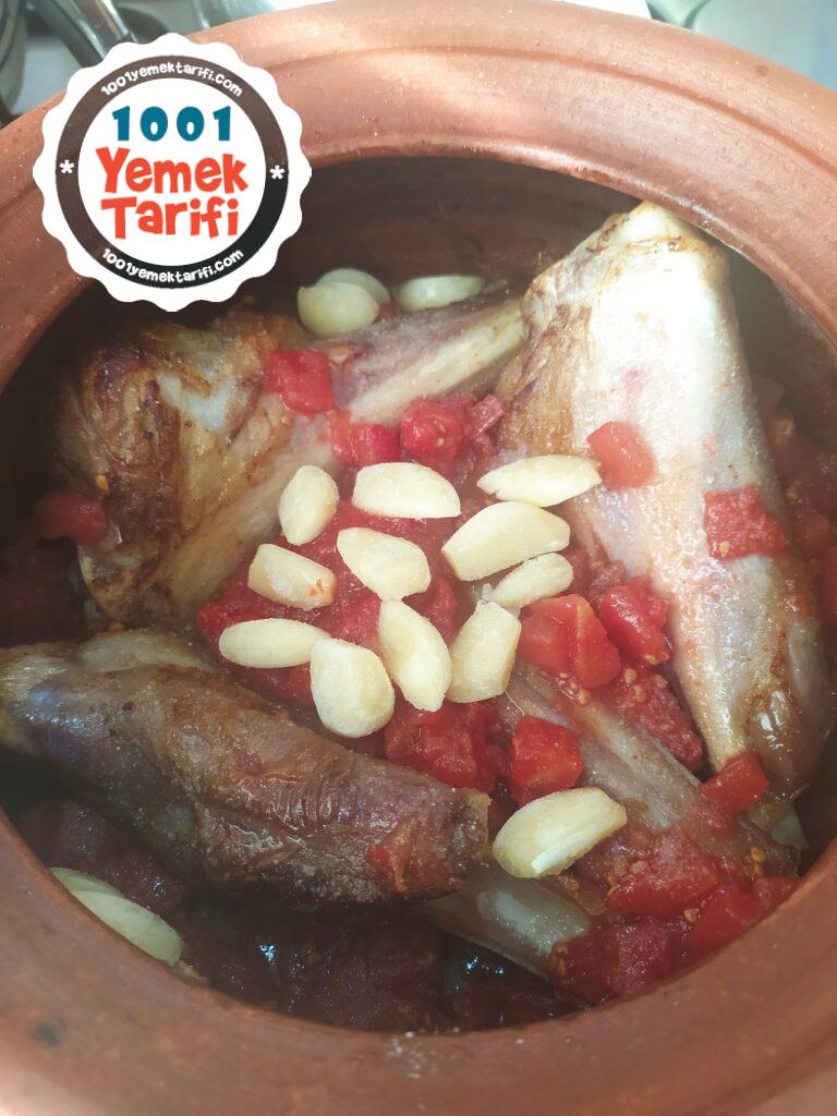 Güveçte Kuzu tarifi