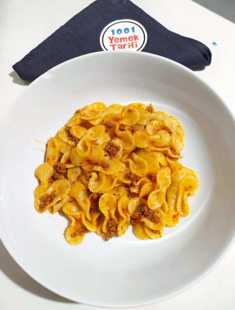Kıymalı Kelebek Makarna Tarifi