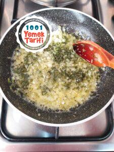 Kolay Tutmaç Çorbası