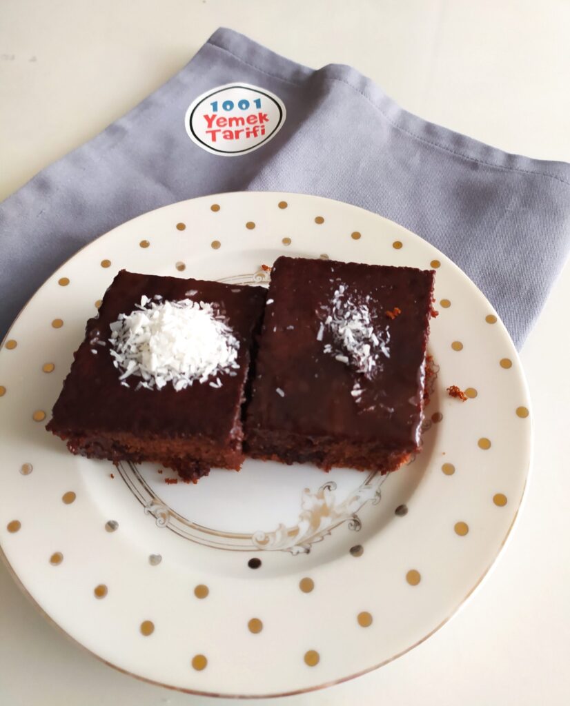 Kakaolu Soslu Kek Tarifi