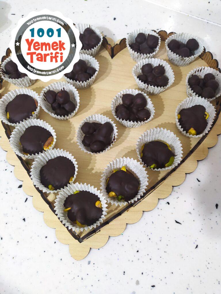 Fındıklı ve Antep Fıstıklı Çikolata Tarifi