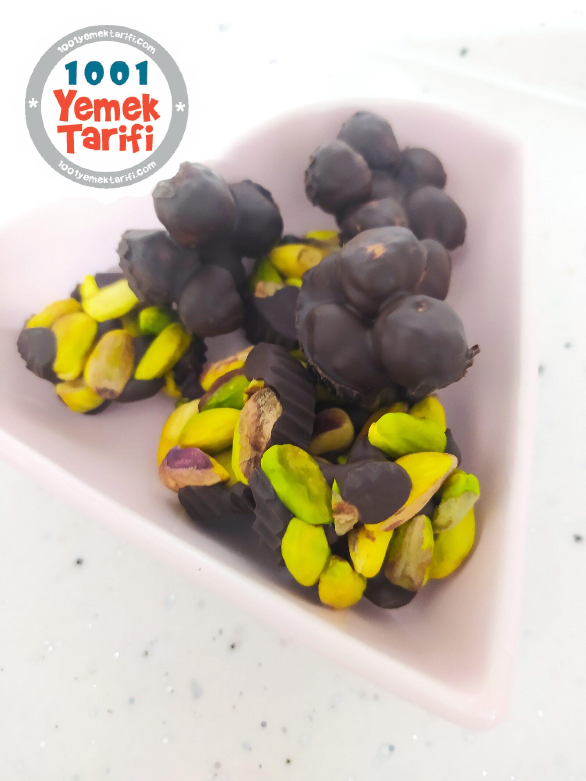Fındıklı ve Antep Fıstıklı Çikolata Tarifi