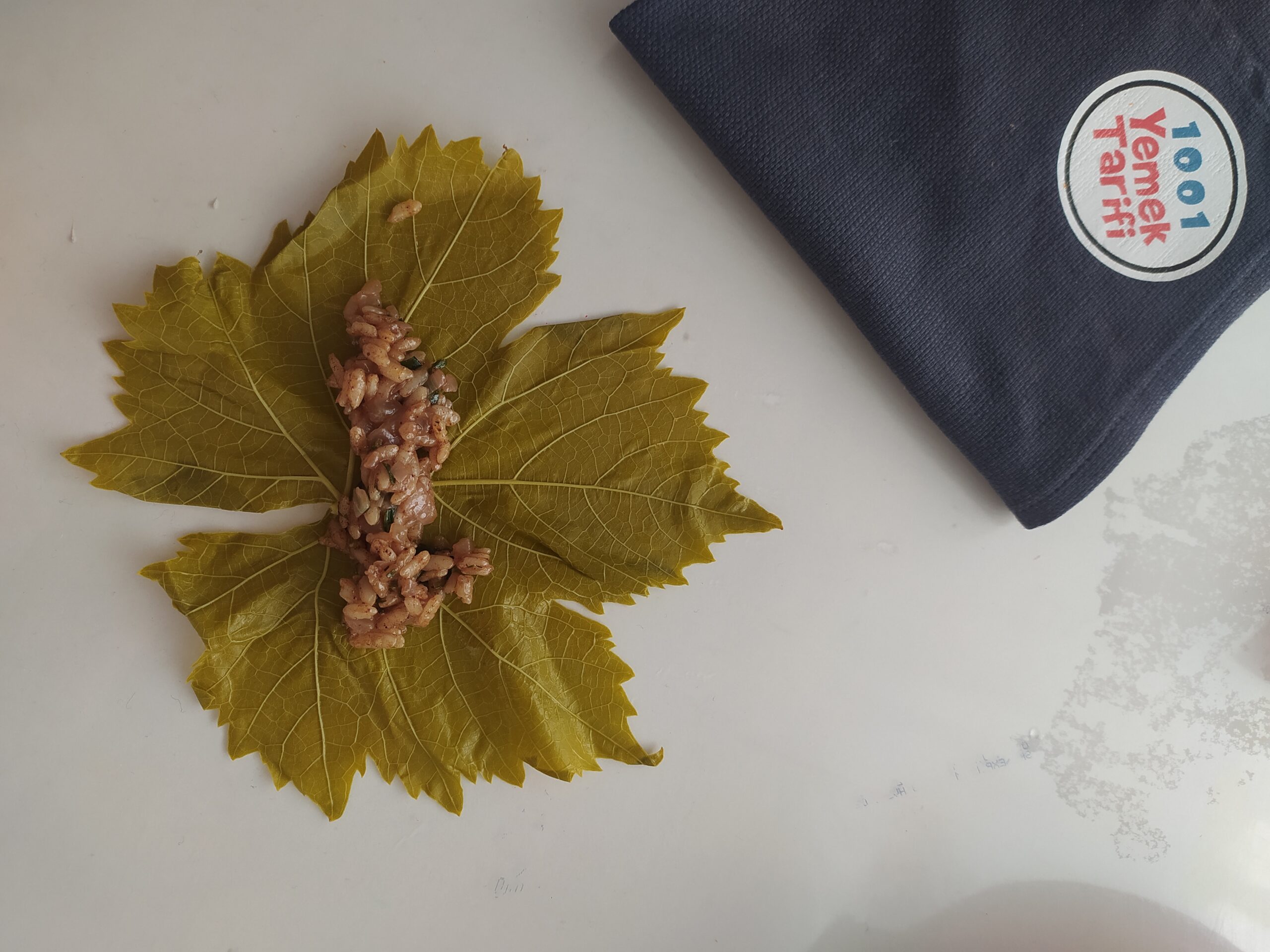 Zeytinyağlı Yaprak Sarması Tarifi