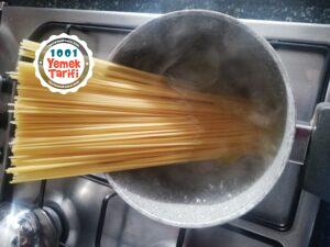 Soslu Spagetti Makarna