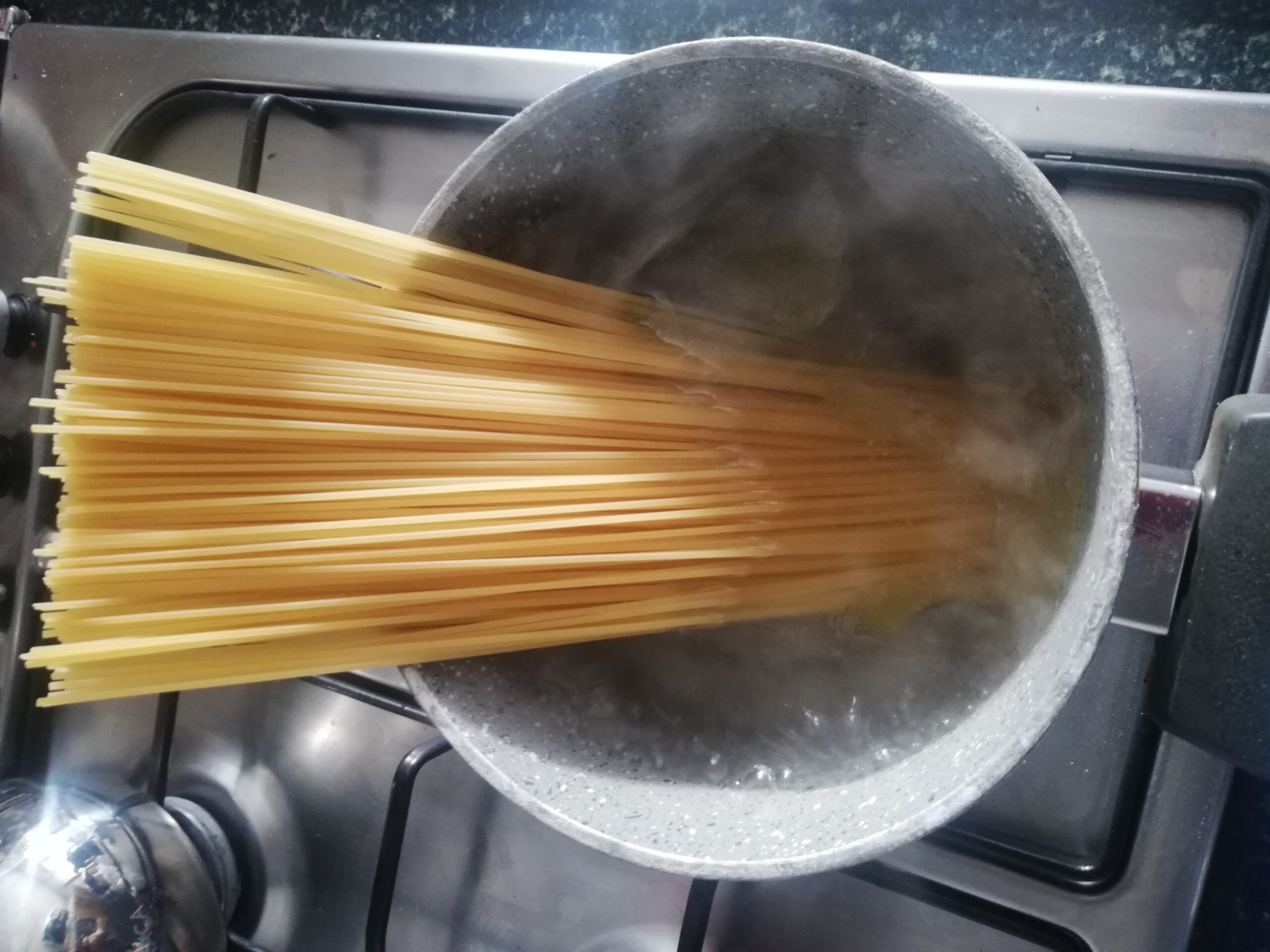 Soslu Spagetti Makarna