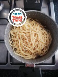 Soslu Spagetti Makarna
