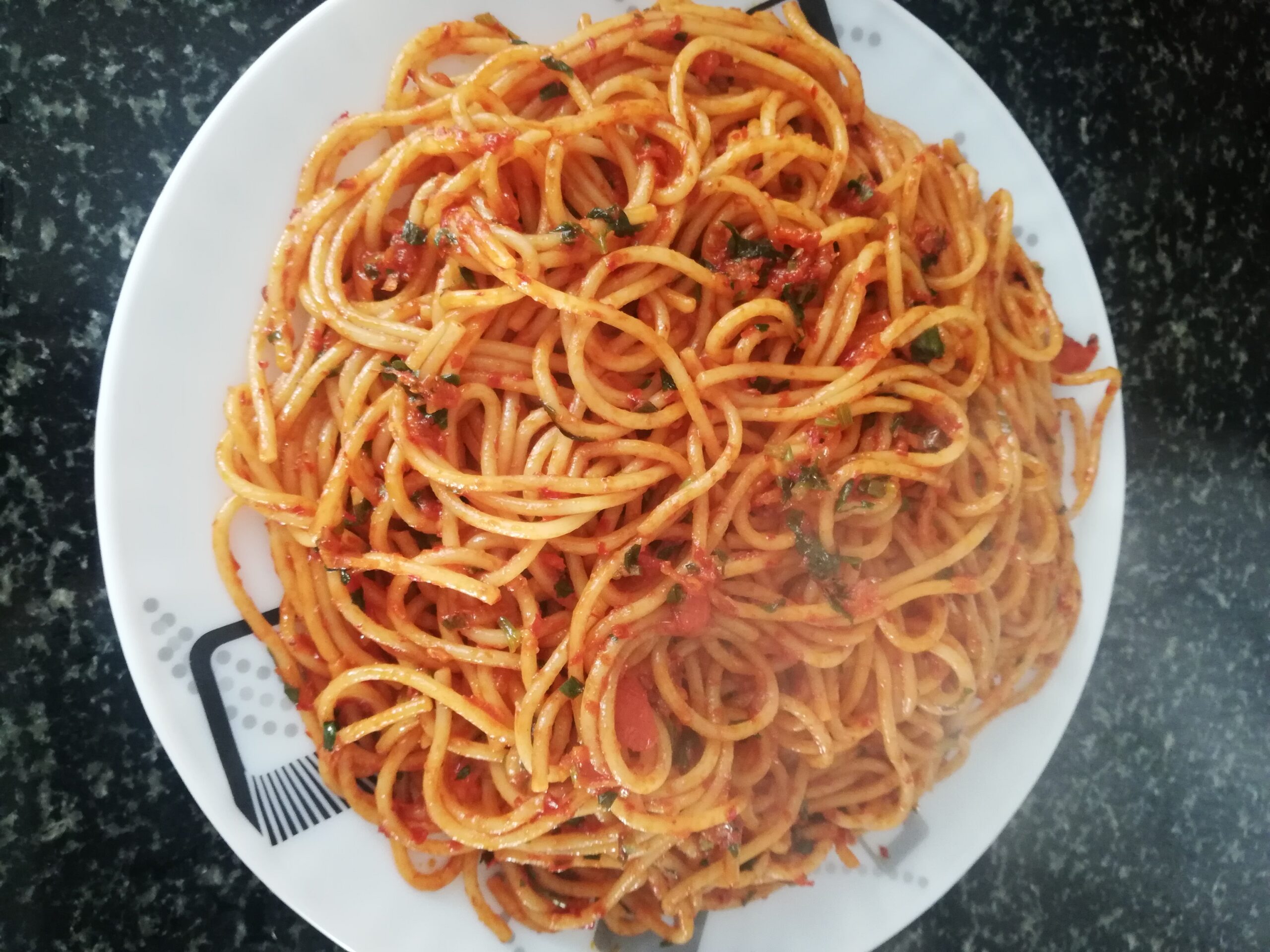 Soslu Spagetti Makarna