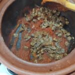 Güveçte Sucuklu Kuru Fasulye Tarifi