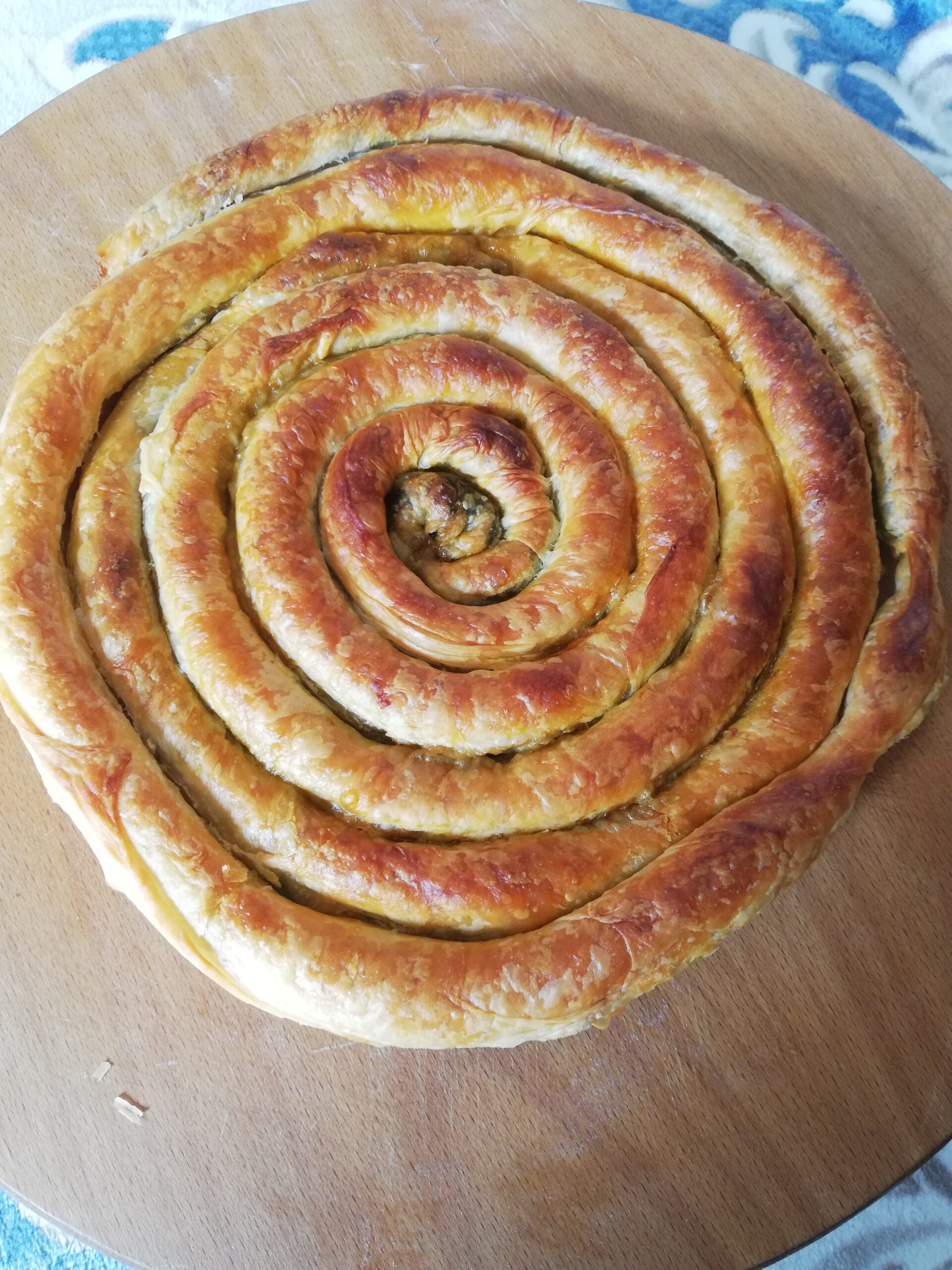 Ispanaklı Peynirli Çarşaf Böreği