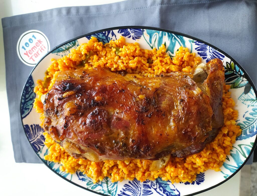 Fırında Tandır Tadında Kuzu Kol Tarifi