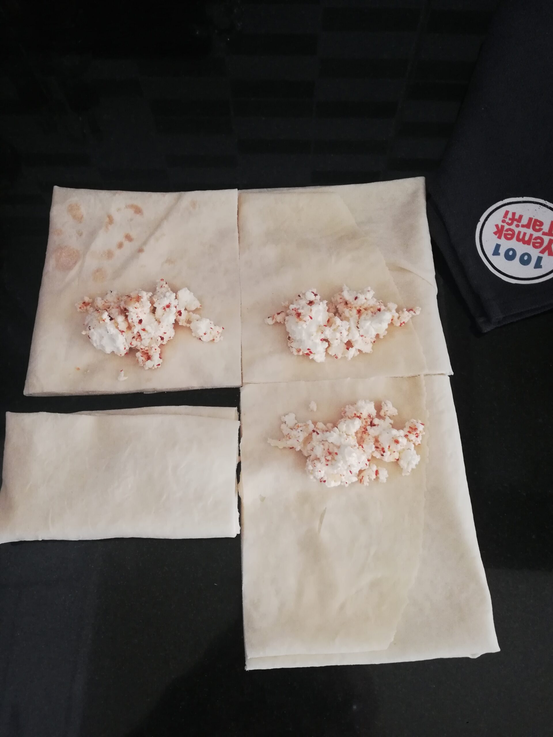 3 Malzemeli Pratik Peynirli Börek yapımı