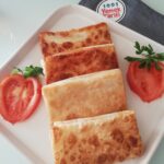 3 Malzemeli Pratik Peynirli Börek Tarifi